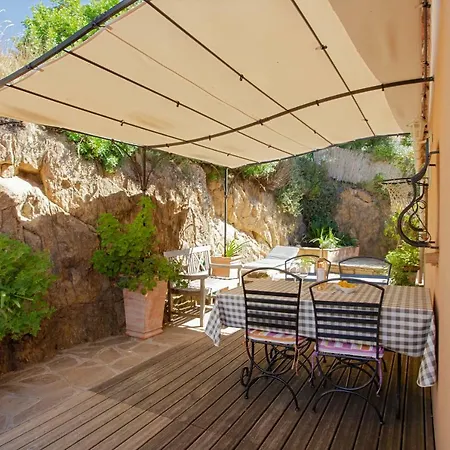 Coustelline アパート *